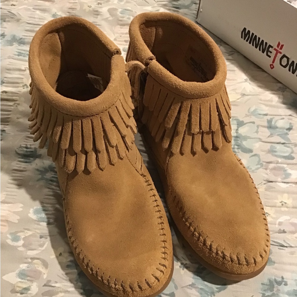Minnetonka Kids side zip Booties